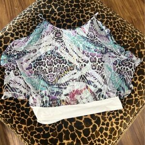 Jennifer Lopez Peakaboo Sleeves top